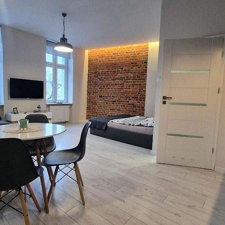 Charming Apartment In The City Centre, Lodz Екстериор снимка