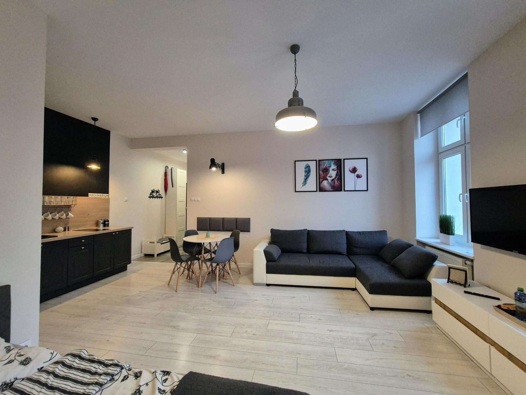 Charming Apartment In The City Centre, Lodz Екстериор снимка
