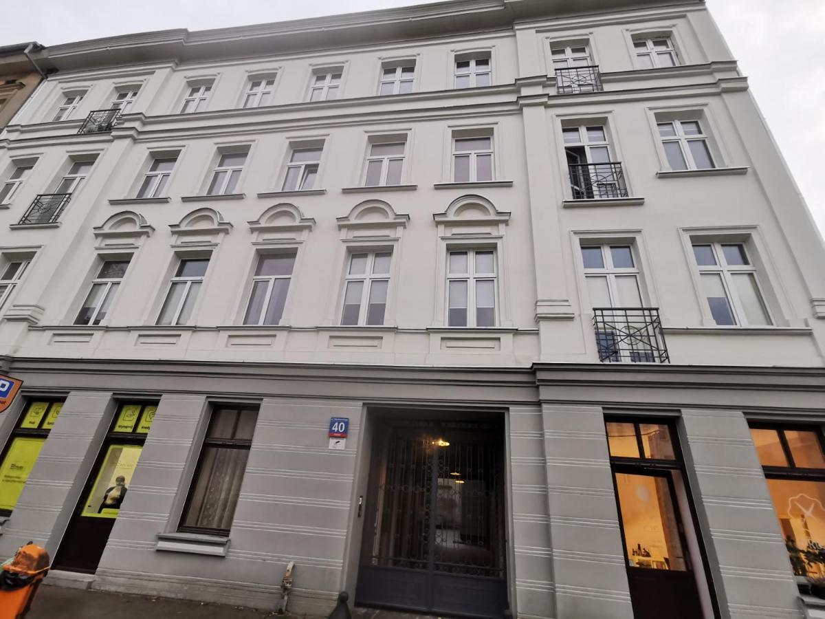 Charming Apartment In The City Centre, Lodz Екстериор снимка